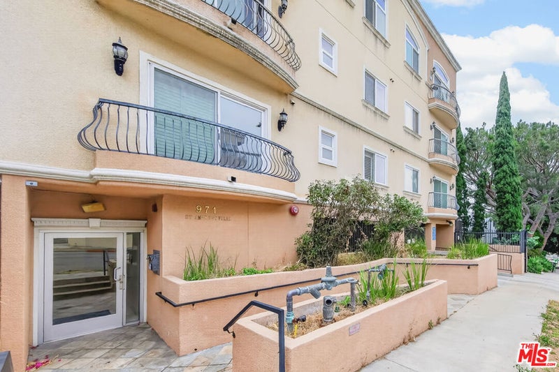 971 S St Andrews Place 301