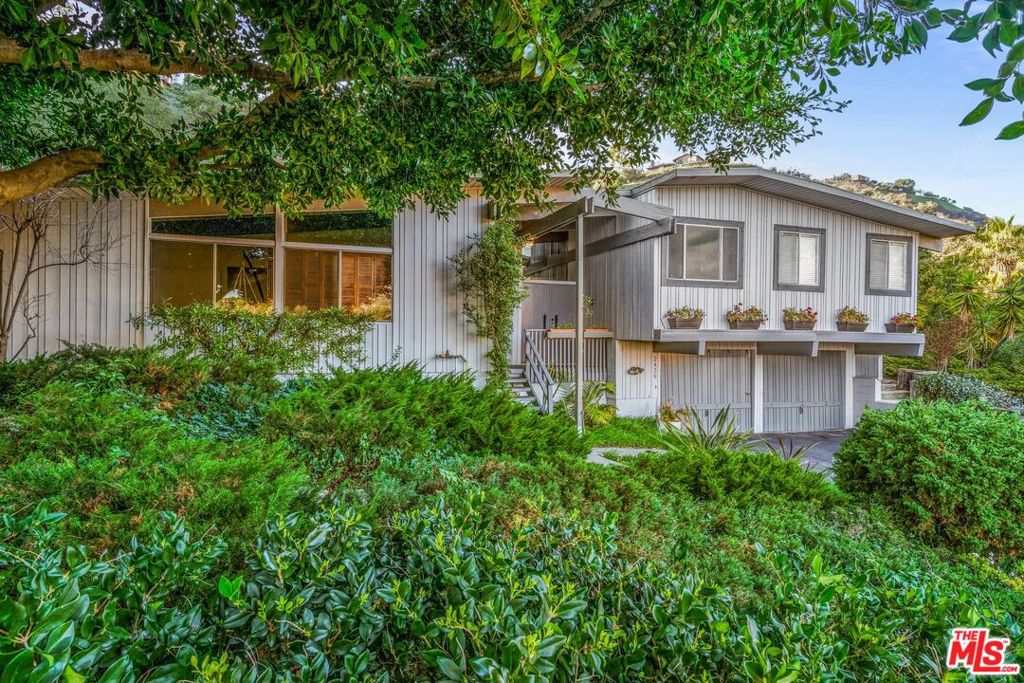 2436 Arbutus Drive