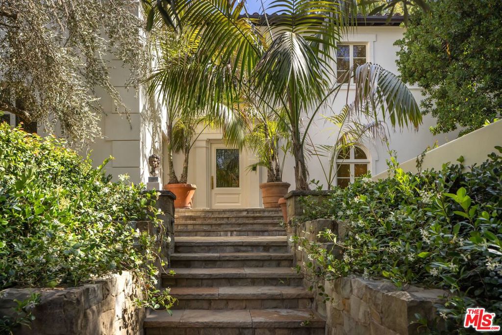 1168 N Doheny Drive