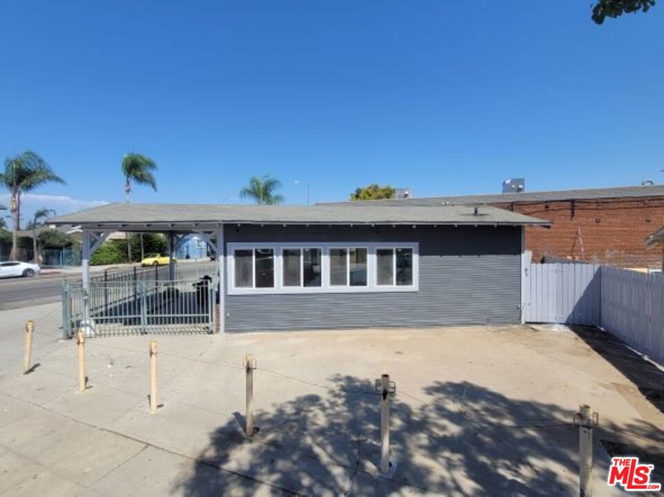 762 W Gardena Boulevard