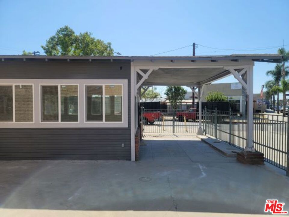 762 W Gardena Boulevard