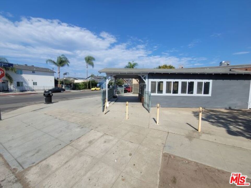 762 W Gardena Boulevard