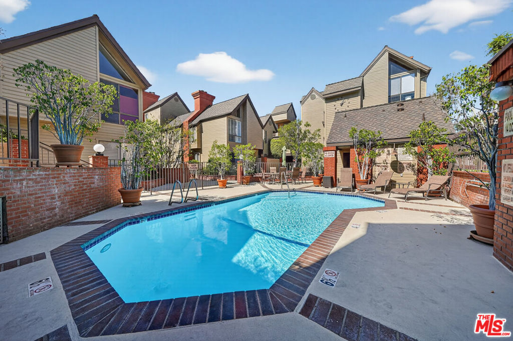 835 S Lucerne Boulevard 105