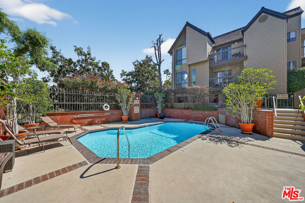 835 S Lucerne Boulevard 105