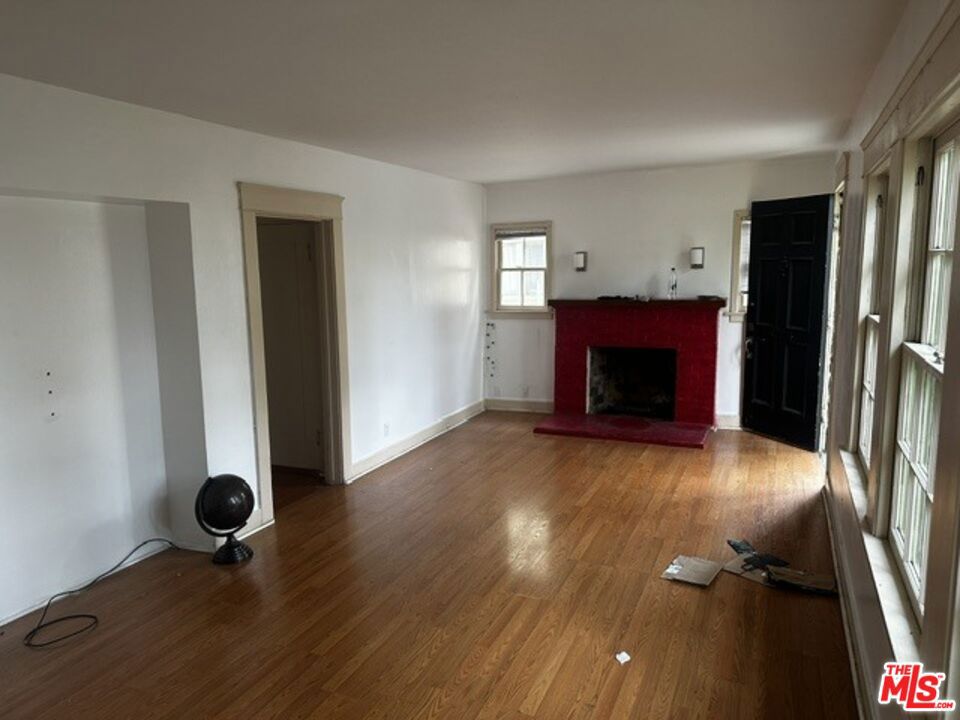 542 N Windsor Boulevard