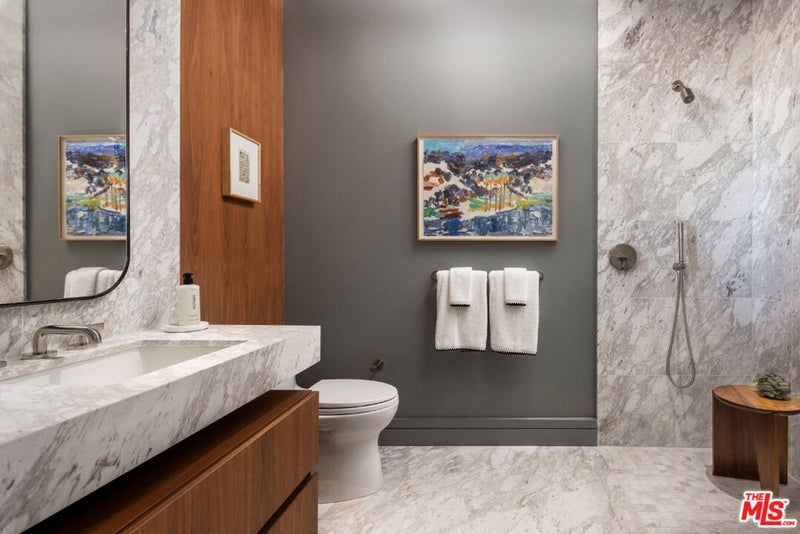 211 W Elm Court 14C