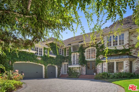 Photo of 1481 Bienveneda Avenue, Pacific Palisades, CA 90272 (MLS # 26988299)