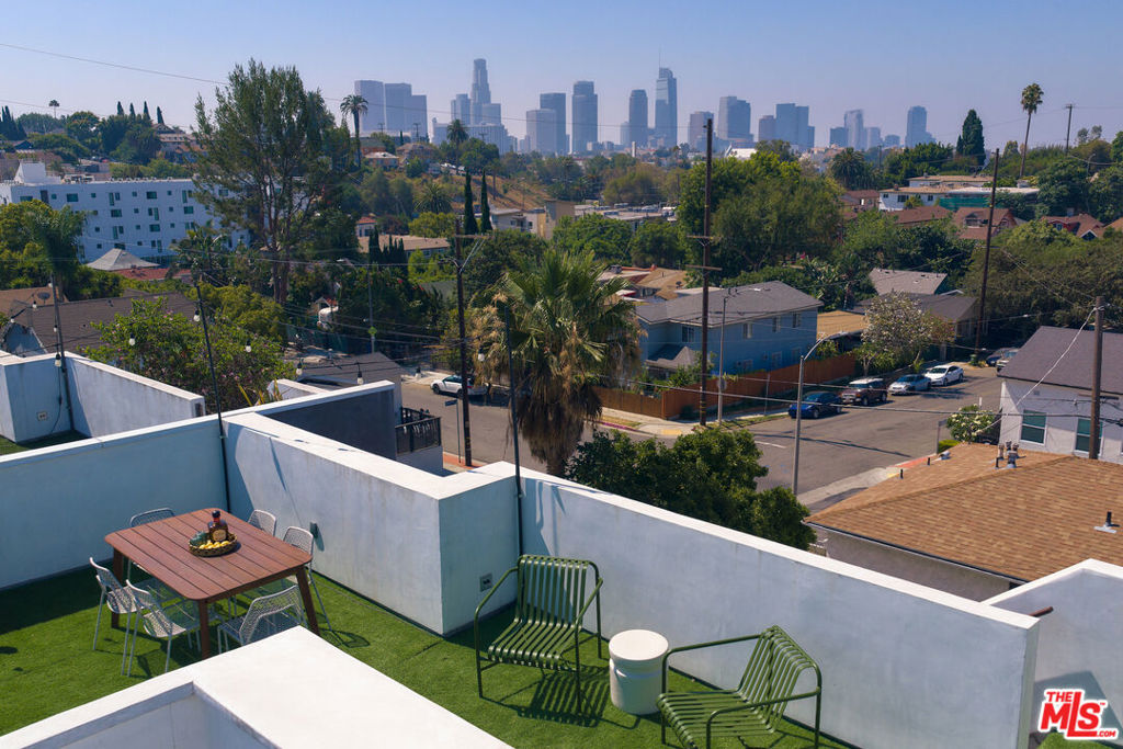 2204 Rosey Way