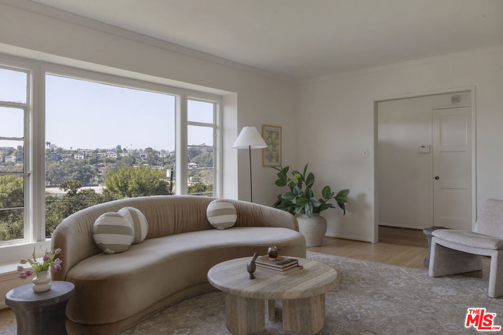 2502 Armstrong Avenue