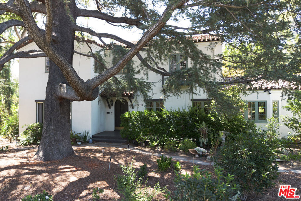 Properties 1 2084 Meadowbrook Road
