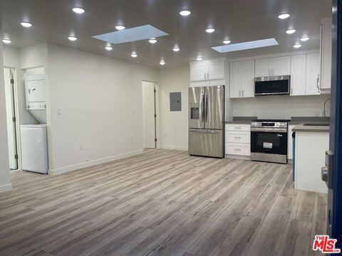 Photo of 2025 Ocean Park Boulevard #B, Santa Monica, CA 90405 (MLS # 26834527)