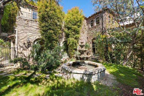 3300 N Knoll Drive Los Angeles CA 90068