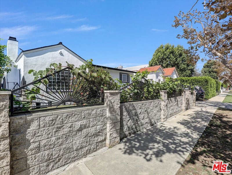 607 N Fuller Avenue