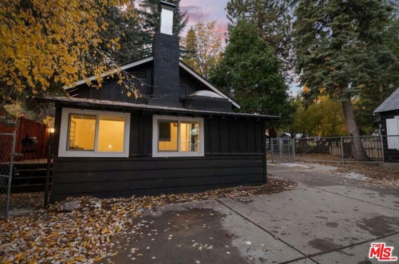 993 Cameron Drive