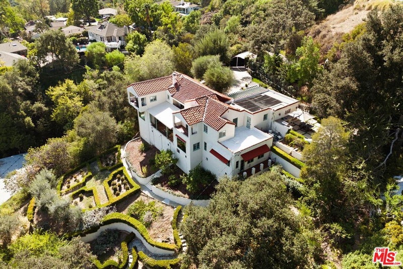 1395 Inverness Drive