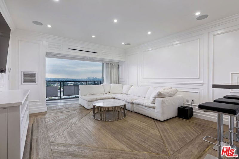1155 N La Cienega Boulevard 1110