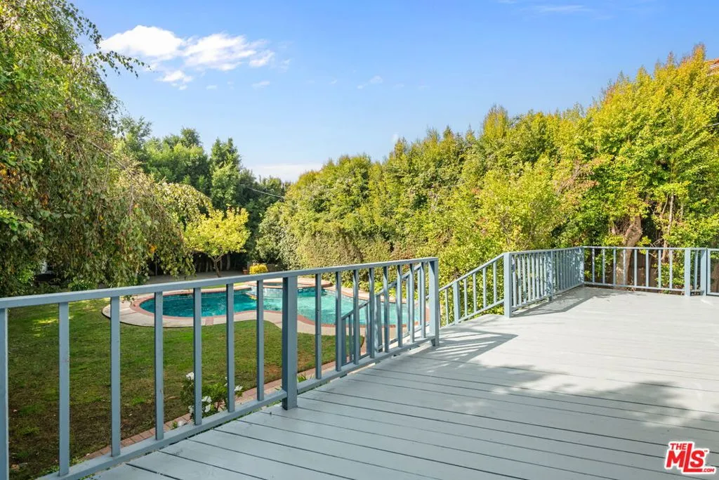 Los Angeles, California 90049, United States, 4 Bedrooms Bedrooms, ,4 BathroomsBathrooms,Residential,Active,240463