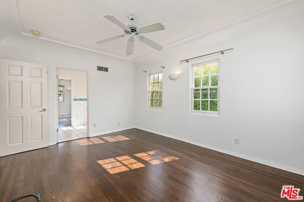 Los Angeles, California 90049, United States, 4 Bedrooms Bedrooms, ,4 BathroomsBathrooms,Residential,Active,240463