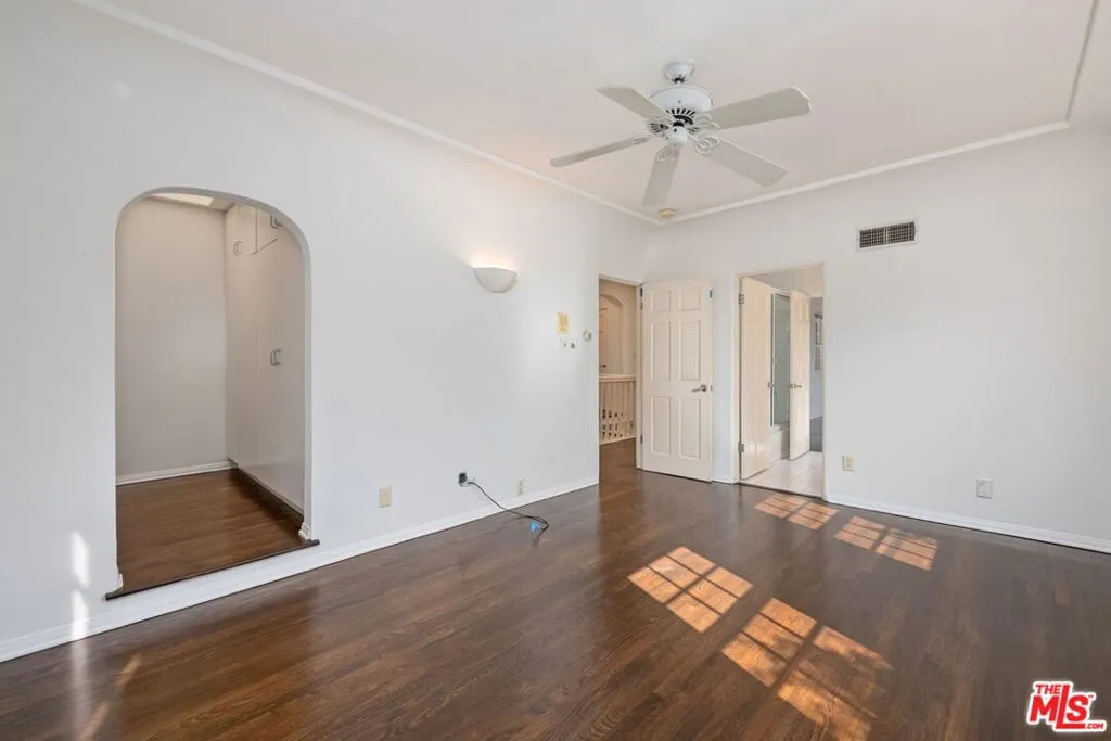 Los Angeles, California 90049, United States, 4 Bedrooms Bedrooms, ,4 BathroomsBathrooms,Residential,Active,240463