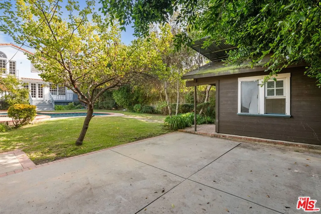 Los Angeles, California 90049, United States, 4 Bedrooms Bedrooms, ,4 BathroomsBathrooms,Residential,Active,240463