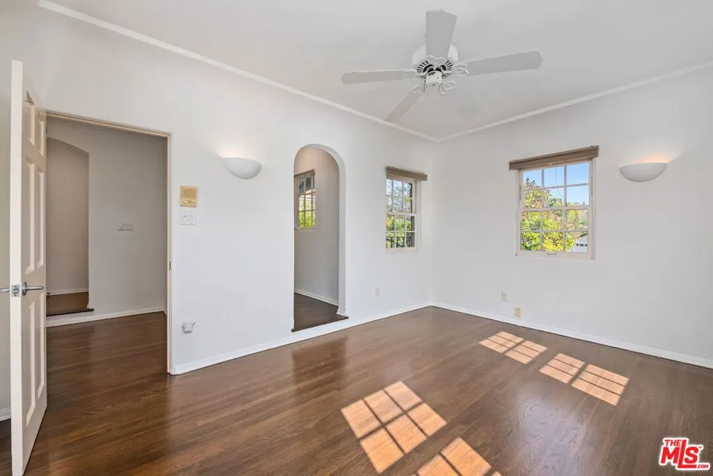 Los Angeles, California 90049, United States, 4 Bedrooms Bedrooms, ,4 BathroomsBathrooms,Residential,Active,240463