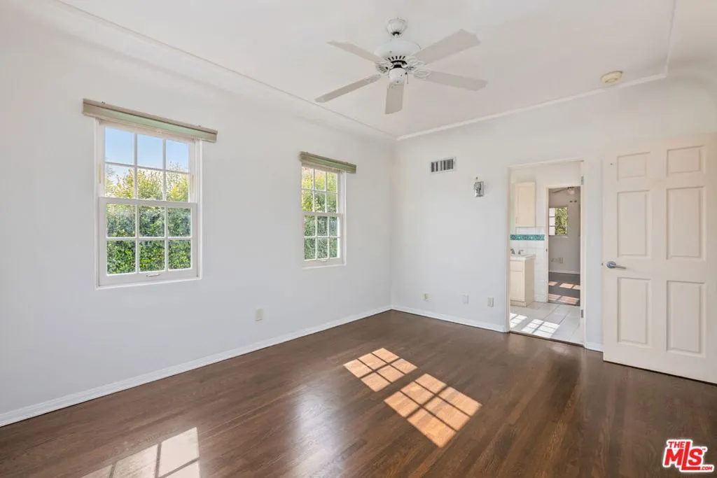 Los Angeles, California 90049, United States, 4 Bedrooms Bedrooms, ,4 BathroomsBathrooms,Residential,Active,240463