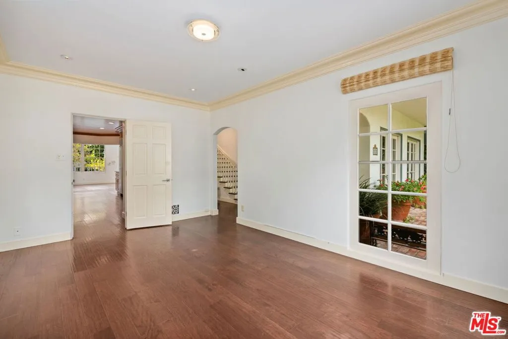 Los Angeles, California 90049, United States, 4 Bedrooms Bedrooms, ,4 BathroomsBathrooms,Residential,Active,240463