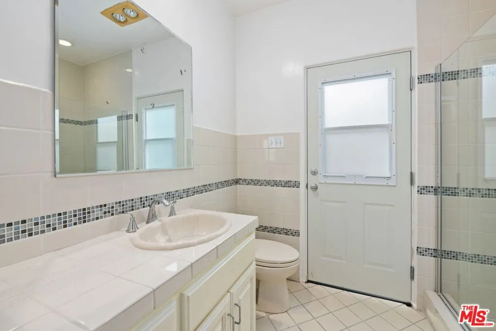 Los Angeles, California 90049, United States, 4 Bedrooms Bedrooms, ,4 BathroomsBathrooms,Residential,Active,240463