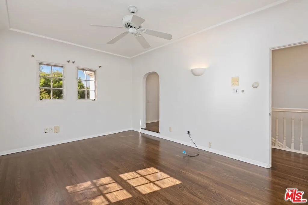 Los Angeles, California 90049, United States, 4 Bedrooms Bedrooms, ,4 BathroomsBathrooms,Residential,Active,240463