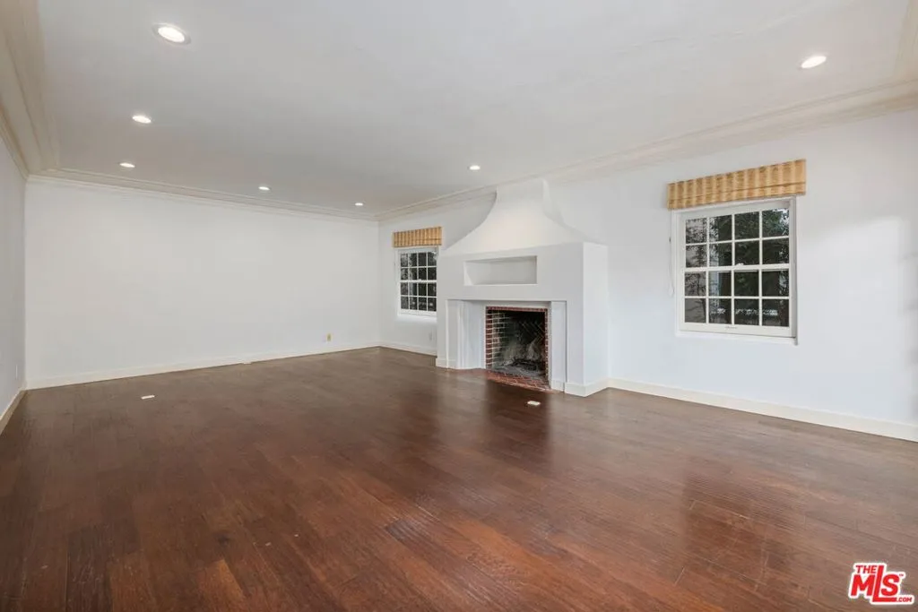 Los Angeles, California 90049, United States, 4 Bedrooms Bedrooms, ,4 BathroomsBathrooms,Residential,Active,240463