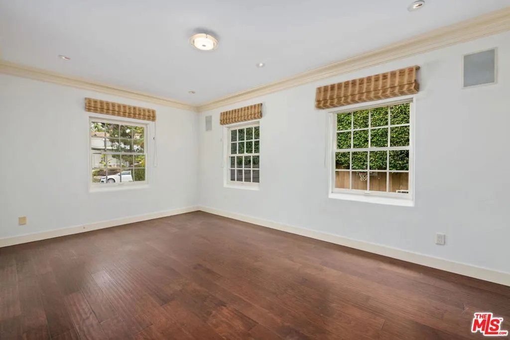 Los Angeles, California 90049, United States, 4 Bedrooms Bedrooms, ,4 BathroomsBathrooms,Residential,Active,240463