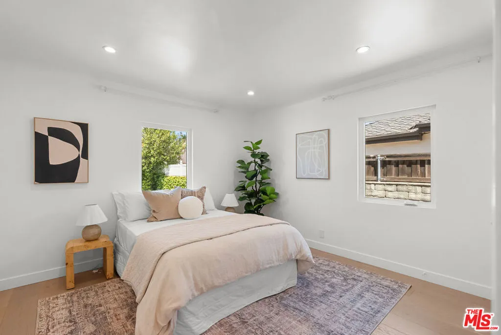 Toluca Lake, California 91602, United States, 3 Bedrooms Bedrooms, ,2 BathroomsBathrooms,Residential,Active,153460