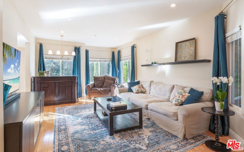 3943 Avenida Del Sol