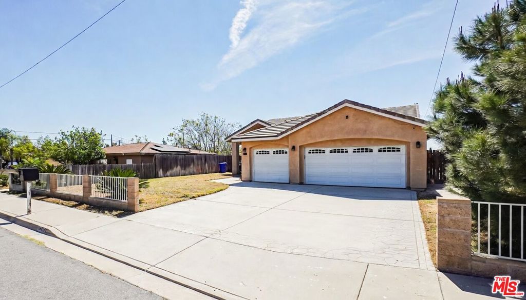 16051 Los Cedros Avenue