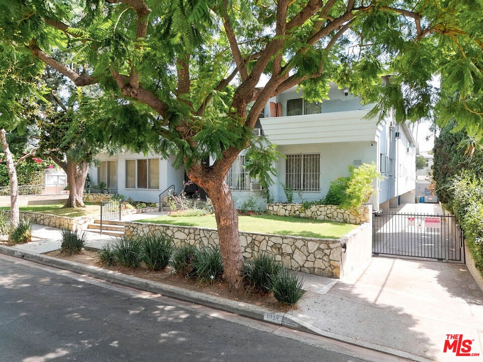 1218 N Laurel Avenue