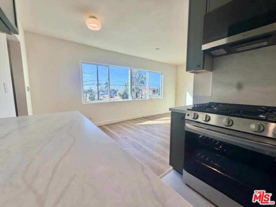 16185 W Sunset Blvd 2