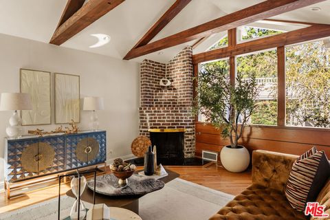 8957 Appian Way Los Angeles CA 90046