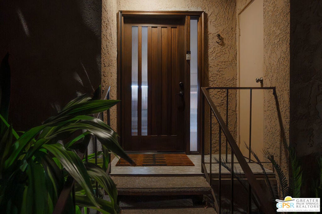 2727 S Sierra Madre 3