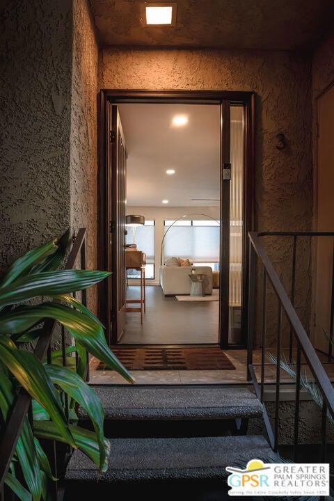 2727 S Sierra Madre 3