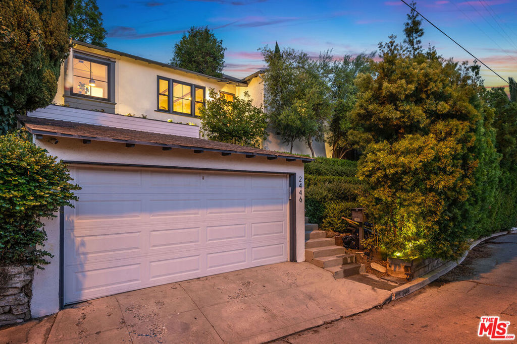 2446 Cheremoya Avenue