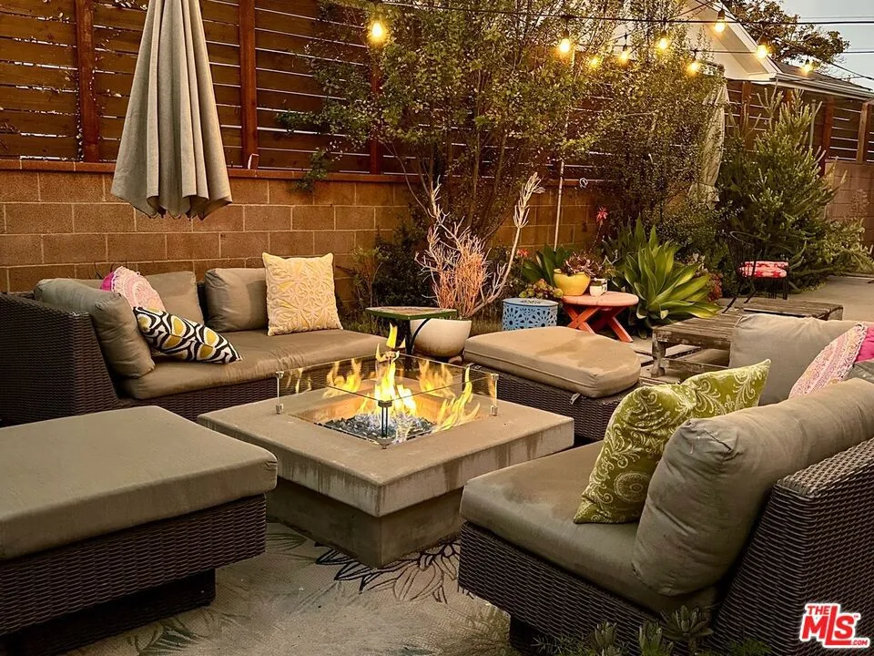 Los Angeles, California 90066, United States, 3 Bedrooms Bedrooms, ,2 BathroomsBathrooms,Residential,Active,196921