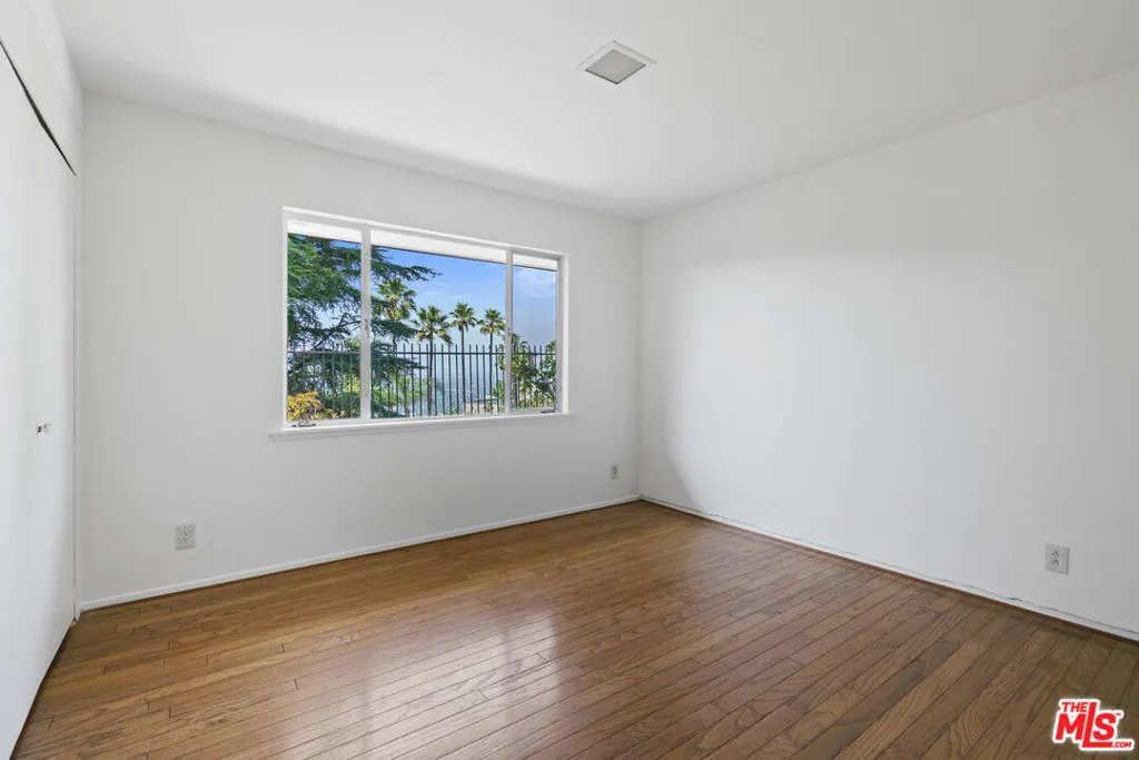 Beverly Hills, California 90210, United States, 5 Bedrooms Bedrooms, ,7 BathroomsBathrooms,Residential,Active,222619