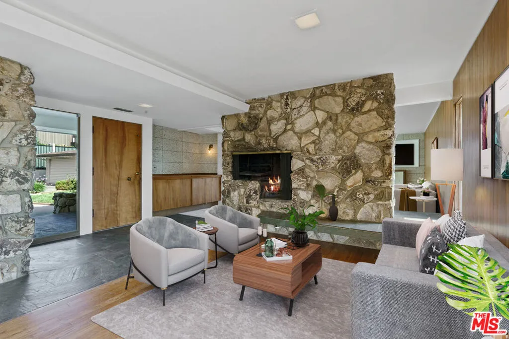 Beverly Hills, California 90210, United States, 5 Bedrooms Bedrooms, ,7 BathroomsBathrooms,Residential,Active,222619