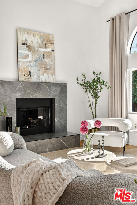 2603 Crestmoore Place