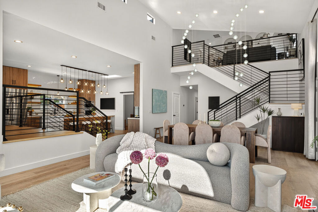 2603 Crestmoore Place