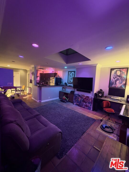 938 Palm Avenue 203