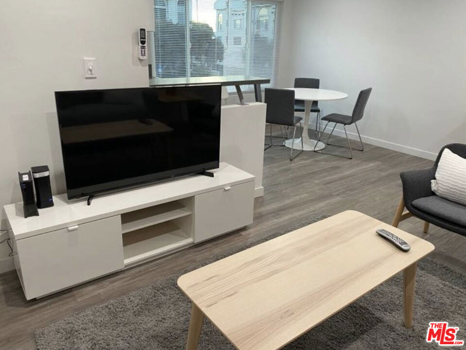 3864 Inglewood Boulevard