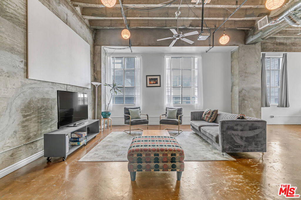 312 W 5th Street 218