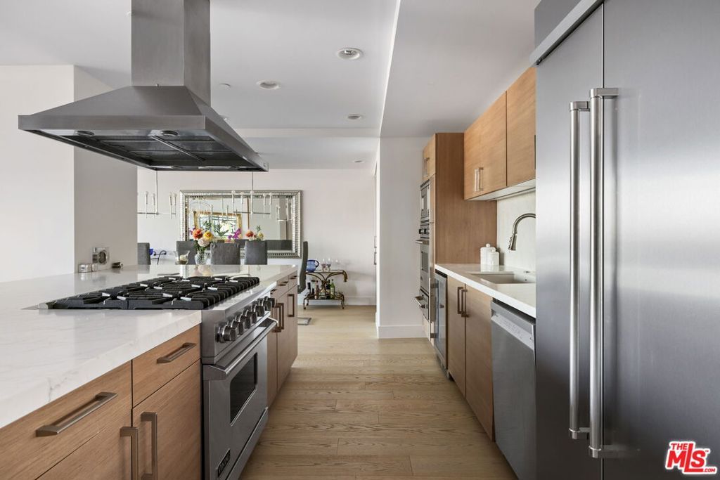 Properties 3 13650 Marina Pointe Drive 1806