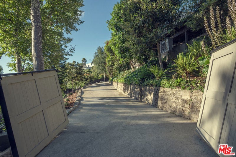 2627 Outpost Drive